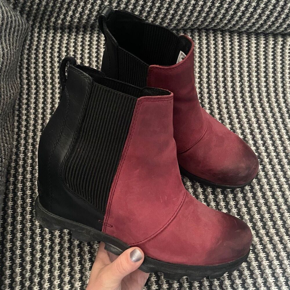 Sorel Joan of Arctic wedge ll Chelsea boot women’s shoe size 9.5